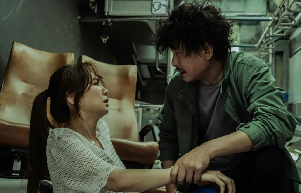 Ella缺席首映惹火王识贤 爆4大要求剧组傻眼