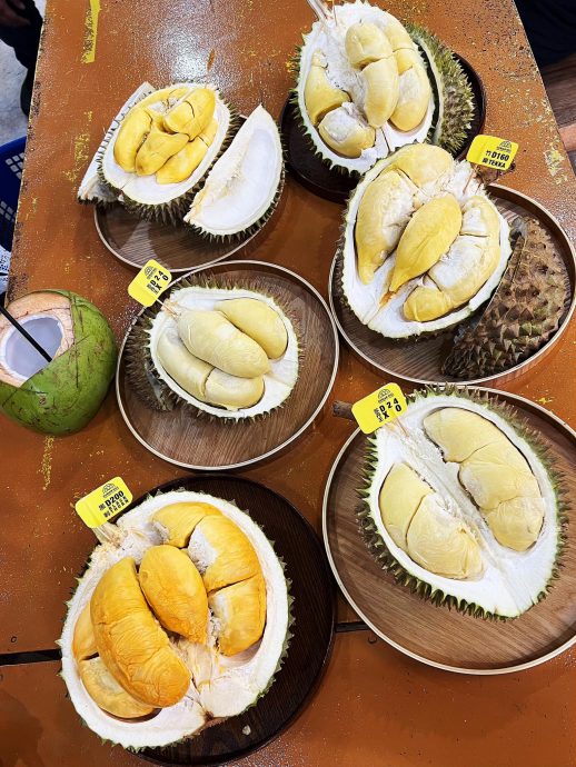 SS2包场实现“榴梿自由” 范冰冰惊呼:Sedapnya