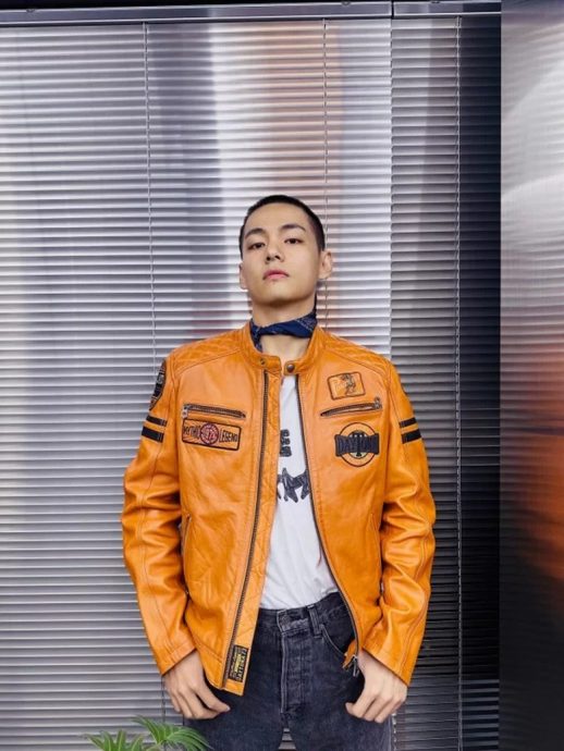 V、RM正式入伍 裸身视讯泄柾国平头