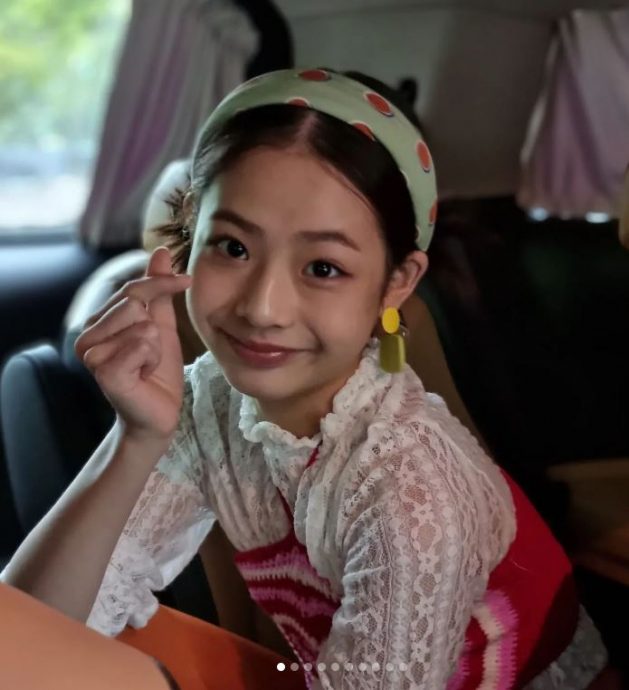 13岁女偶像凭甜美颜值出道 开口笑惊见牙都没长齐