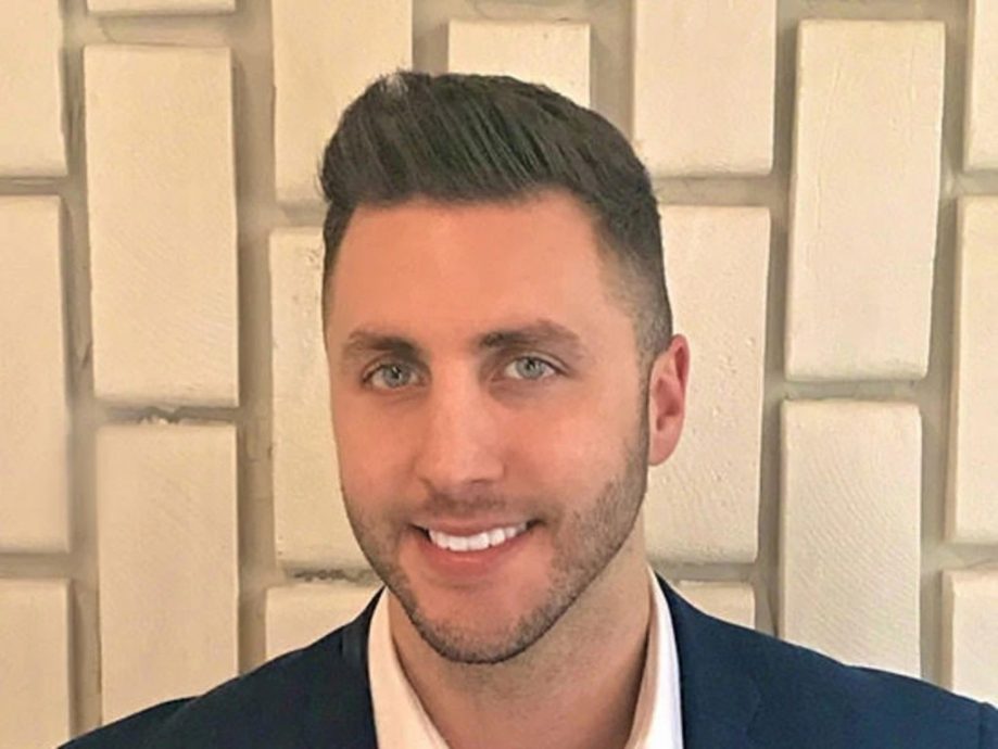 2少年偷走手提电脑 捅伤医生后开车撞死