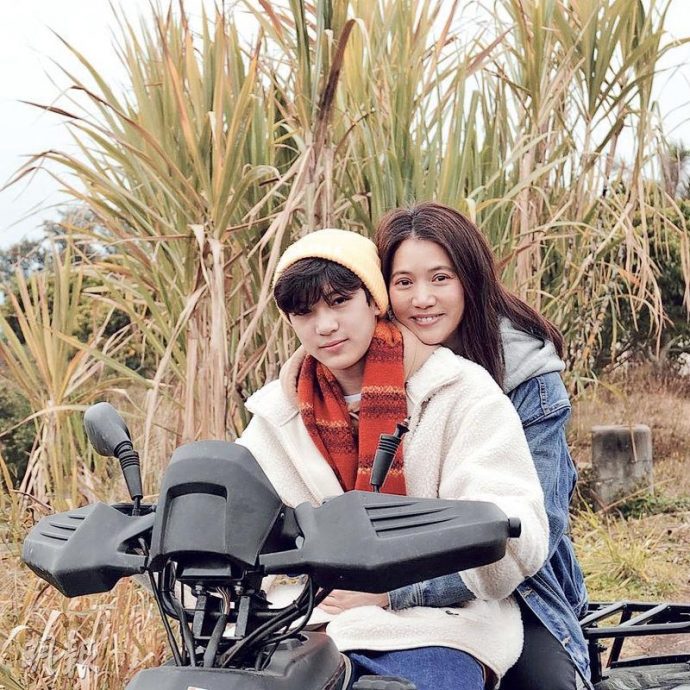 ​儿子连拖手都拒绝 袁咏仪心碎：有被分手感觉