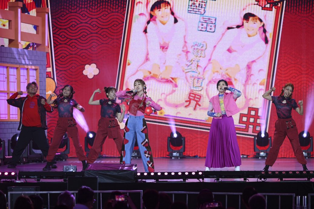 ​开心龙龙Way新春跨年派对 林德荣被众艺人评头论足