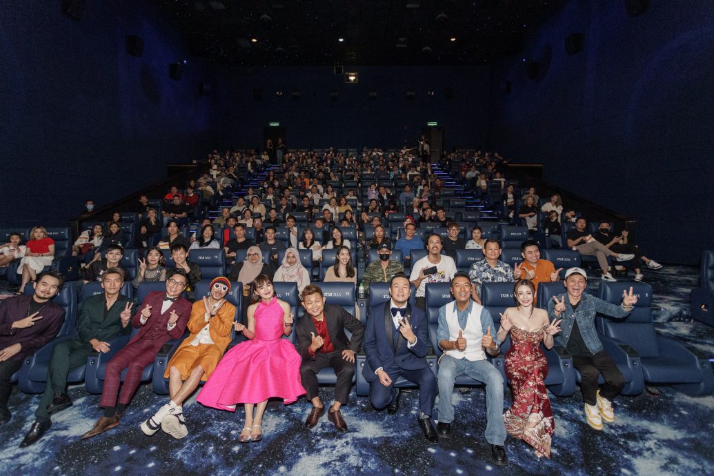 现身首映礼亮相电台宣传 王雷公开呛声撇被禁入境