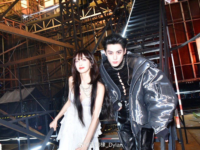 跨年真假唱鉴定出炉|蔡依林Ella真唱 王一博夸张垫音