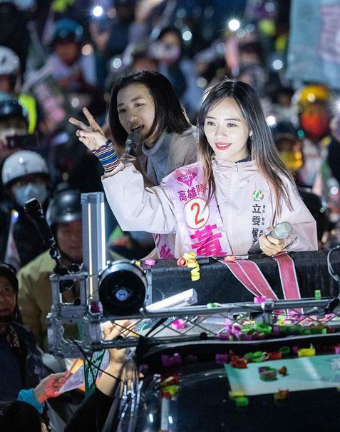 “白眼女神”黄捷成最年轻立委 重遇韩国瑜或送对方4个字……