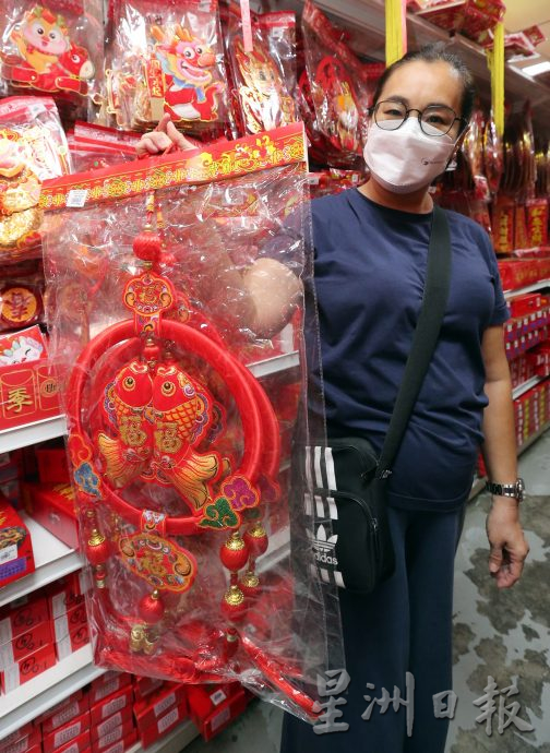 “龙”饰品买气旺 业者:维持原价薄利多销