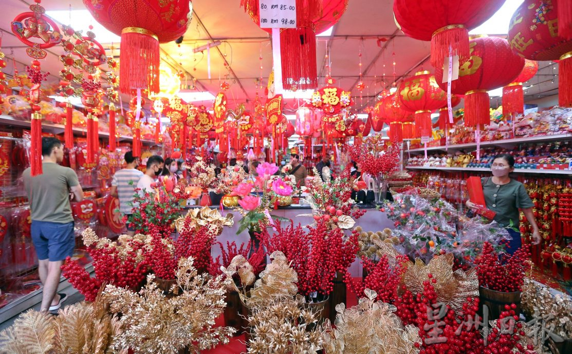 “龙”饰品买气旺 业者:维持原价薄利多销