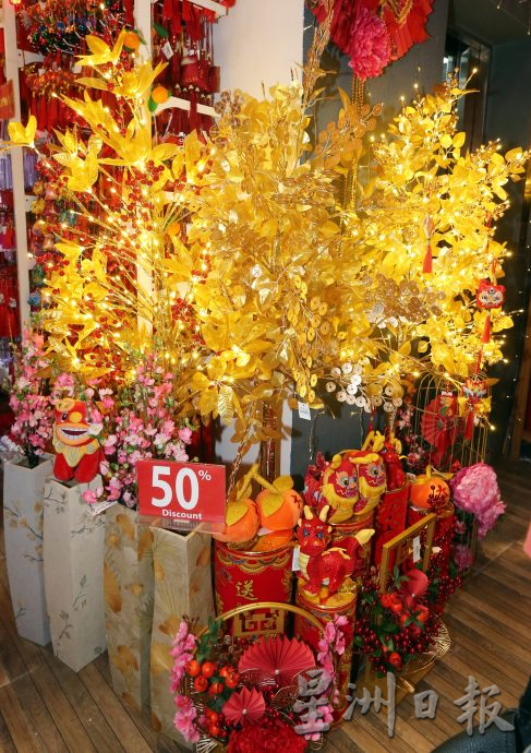 “龙”饰品买气旺 业者:维持原价薄利多销