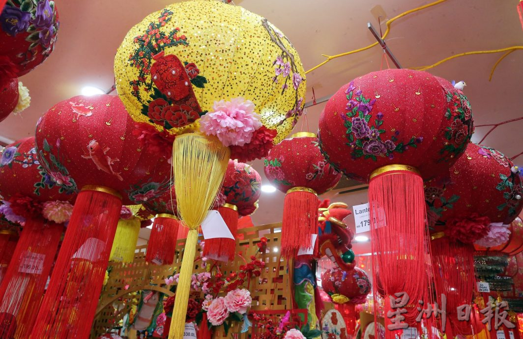 “龙”饰品买气旺 业者:维持原价薄利多销