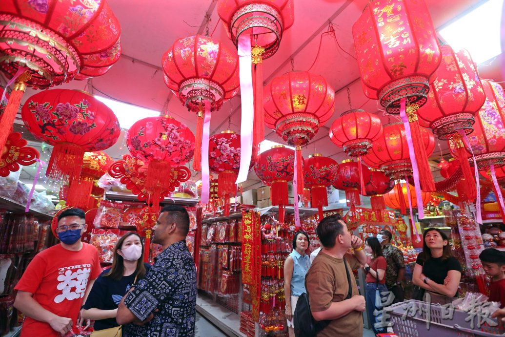 “龙”饰品买气旺 业者:维持原价薄利多销