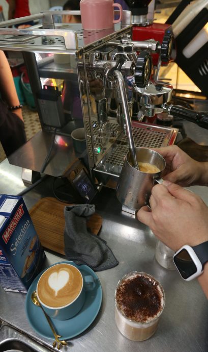 ★1月14日刊登／大霹雳封底主文／【人气美食】／高宾茶餐室喝下午茶  精品咖啡配蛋糕