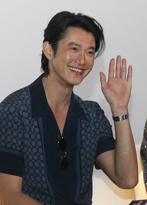 《富都青年》票房破520万 吴慷仁玩疯满场找人敲头