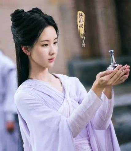 《花千骨》电影票房惨淡　导演落泪道歉