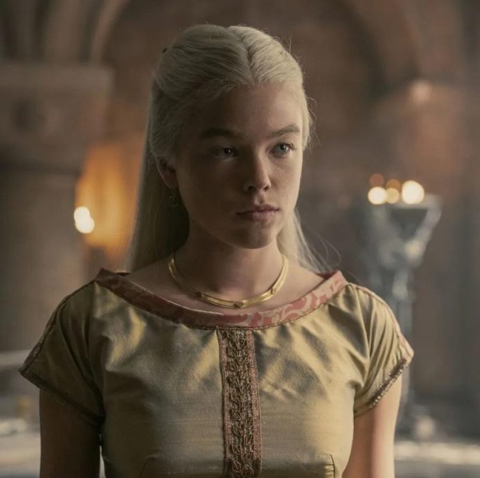 《龙之家族》公主 加盟DC演女超人