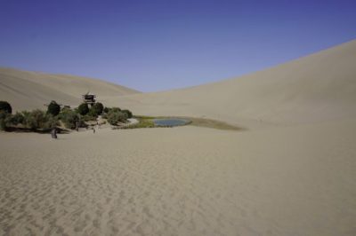 【中国】从莫高窟到阳关，苍凉大漠驼铃吟唱