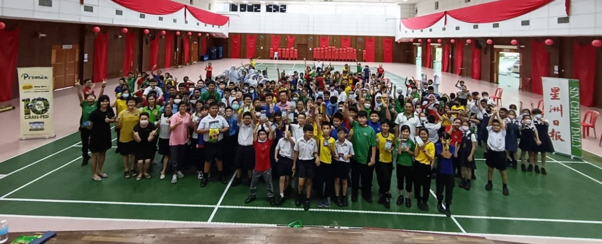 东：“学生阅报计划”系列活动之“有奖填字游戏—走入校园”列车开抵中彭区
