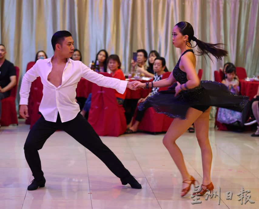 关丹舞蹈公会举办29周年暨怀旧之夜派对