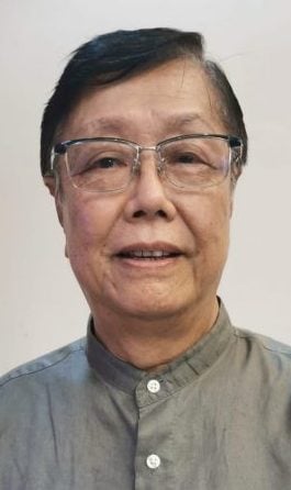 新春将至,不过唐人街依然不见灯笼高挂,丝毫没有新年气氛,整条街只有破损残旧的小灯笼,看了令人尴尬。
