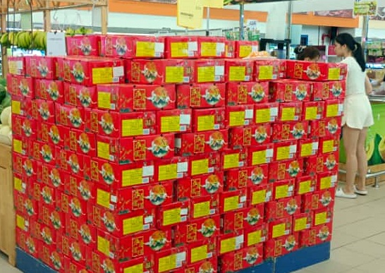 东：春节近年货上市 市民开始选购