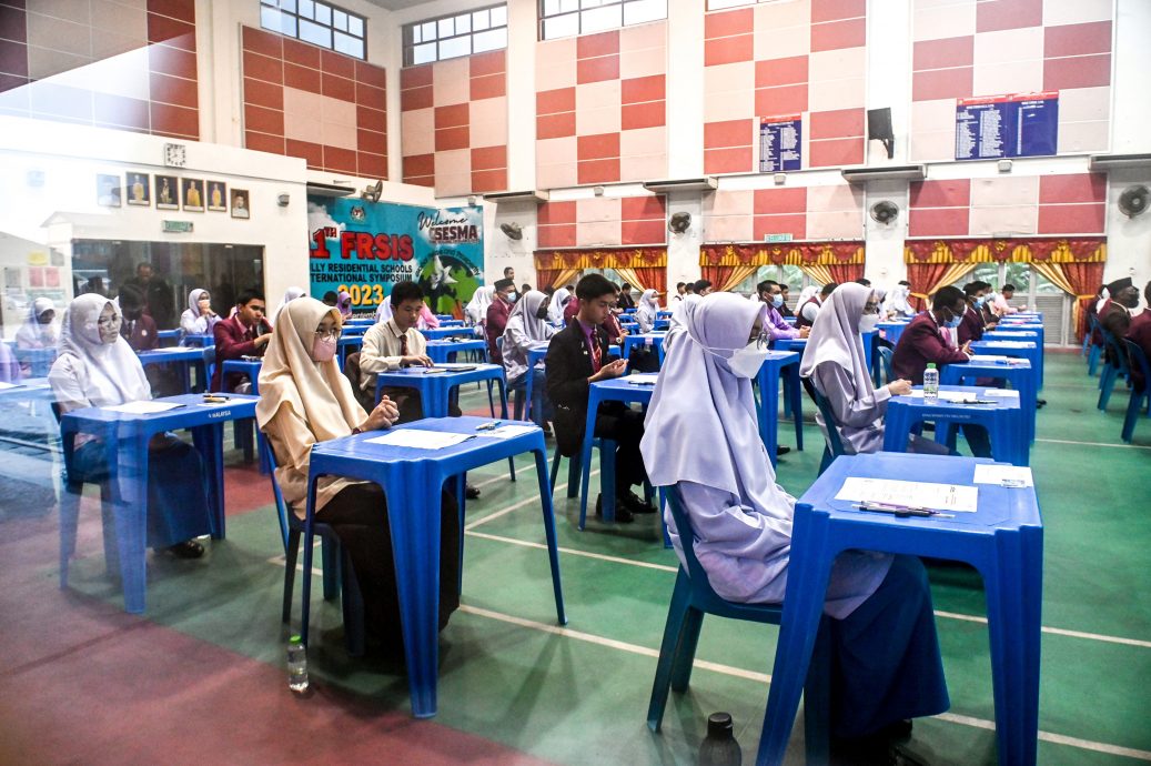 东：登州2023年大马教育文凭考试不受第四波水灾影响，今日如常举行。