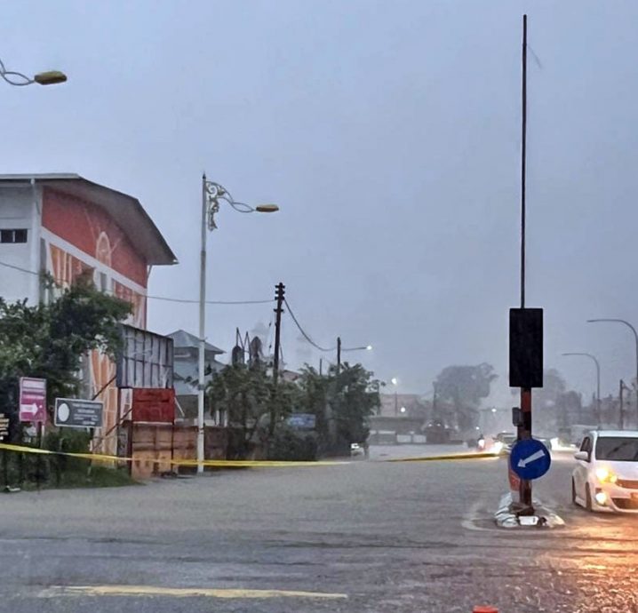 东：连夜豪雨导致瓜登多个低洼地区今早发生闪电水灾