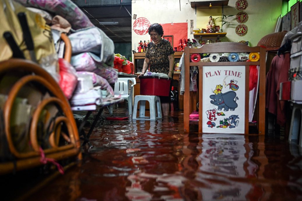 东：连夜豪雨导致瓜登多个低洼地区今早发生闪电水灾