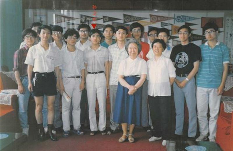 中国帅学霸成纽约街友 留美物理博士露宿街头16年原因曝光