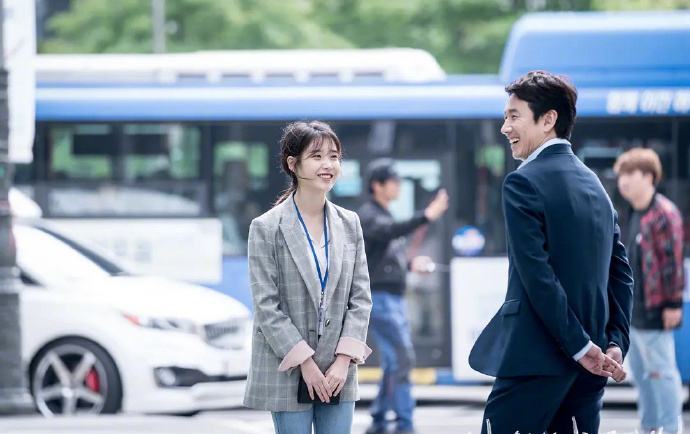 中国版《我的大叔》｜赵又廷撞脸李善钧 张子枫被酸土味重