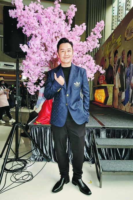 为《状王之王》搞噱头 王浩信玩梗自嘲泡诙剧	