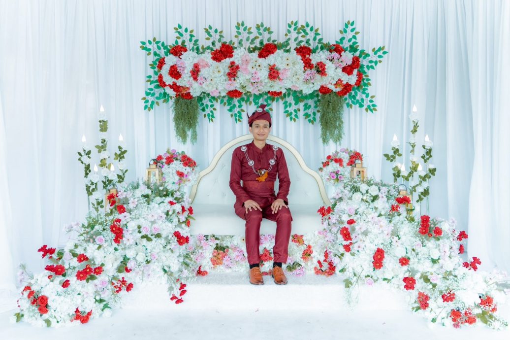 举行线上婚礼！新娘因肺炎住院缺席 新郎独撑场面 