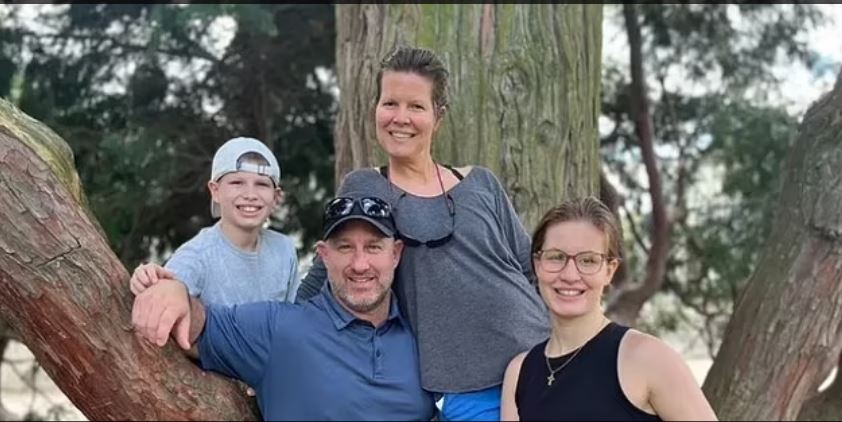 亚裔女养鸡被邻居投诉   报复怒杀对方