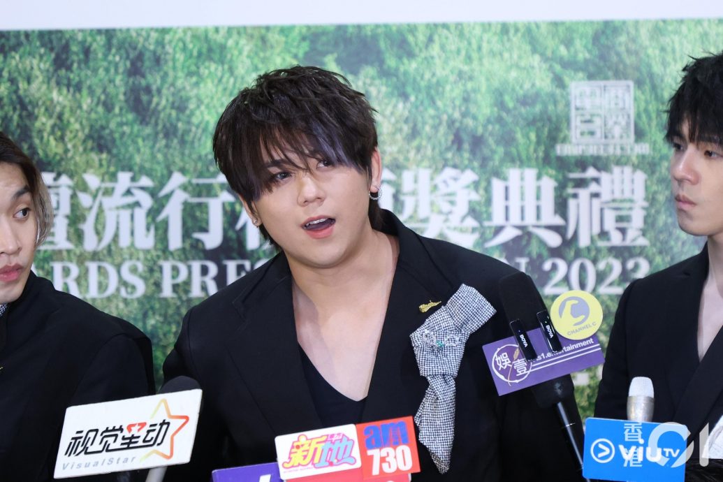 传演唱会姜神合体 姜涛Anson Lo两派粉丝互开撕