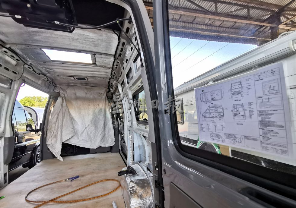 供星洲网：CamperV露营车改造厂创办人三苏：想带妻子驾车环游地球