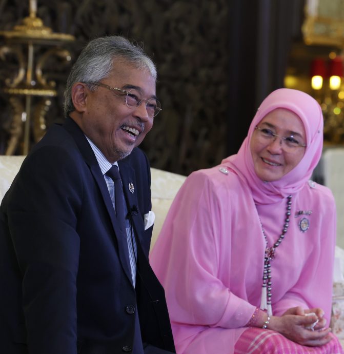 元首卸任 | 律师公会前主席盛赞陛下 “治理格局将载入史册”