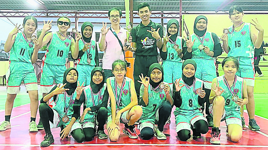 万浓华小国小合组“团结队”  拼搏精神再创佳绩