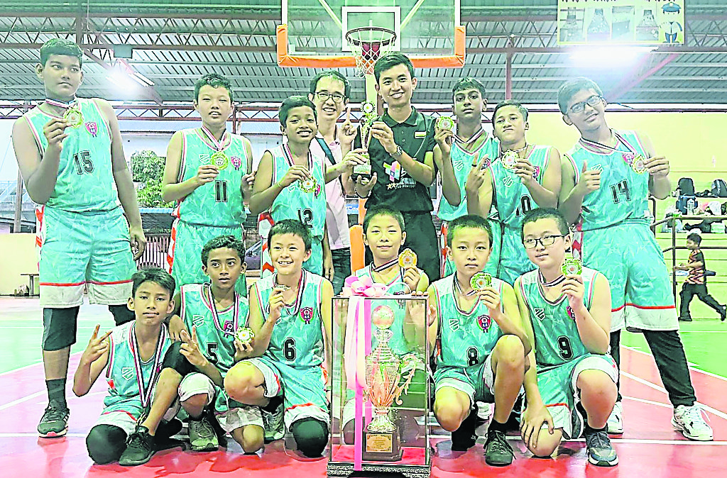 万浓华小国小合组“团结队”  拼搏精神再创佳绩