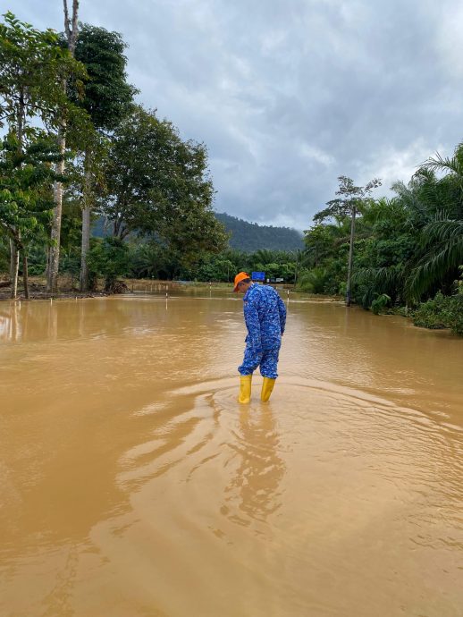 彭州3县水灾,灾黎人数上升至1393人。