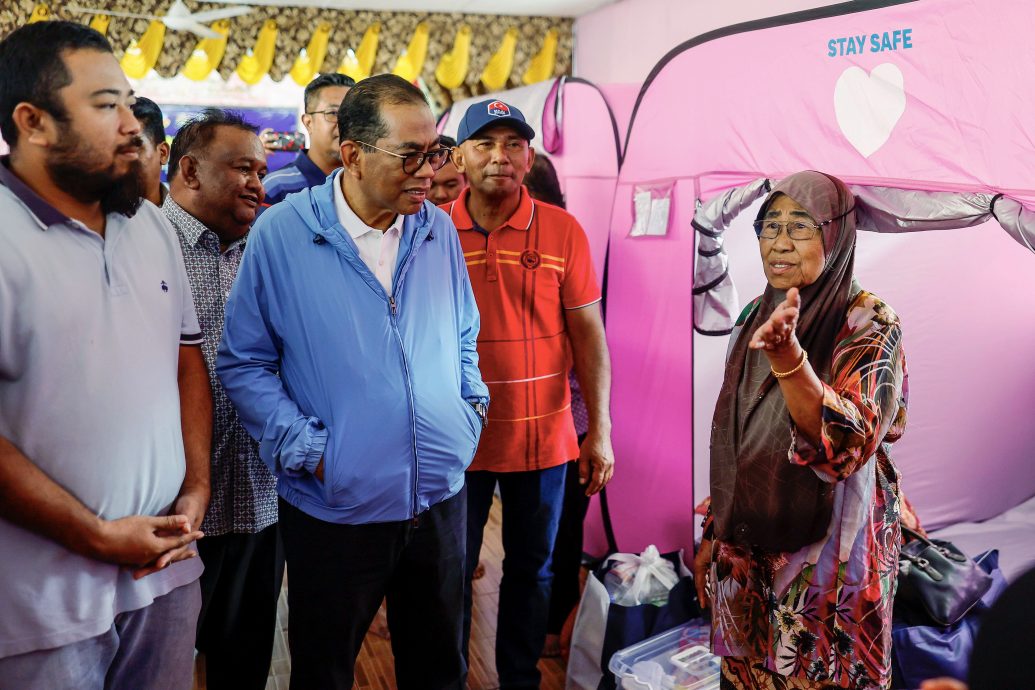 助哥打丁宜灾民善后 60国防卫队成员清理灾区