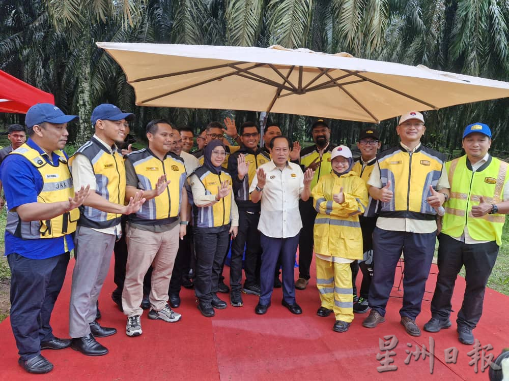 柔水灾导致路面受损及土崩 阿末马斯兰:预计拨款3000万令吉进行道路维修