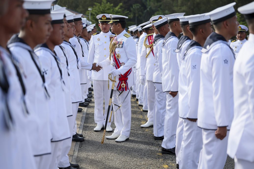 海军司令阿都拉曼阿育:反贪委会已传召涉案者录供,皇家海军将全力配合调查。