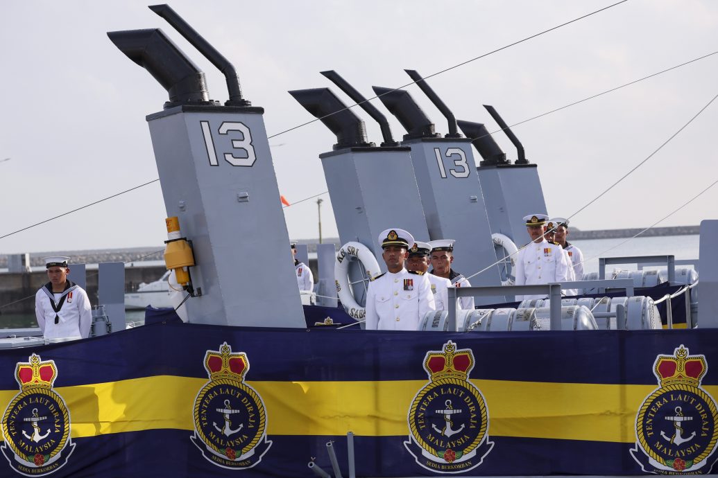 海军司令阿都拉曼阿育:反贪委会已传召涉案者录供,皇家海军将全力配合调查。