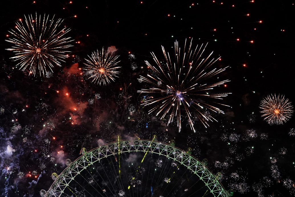 全球各地“花式”跨年 迎接2024年第一天