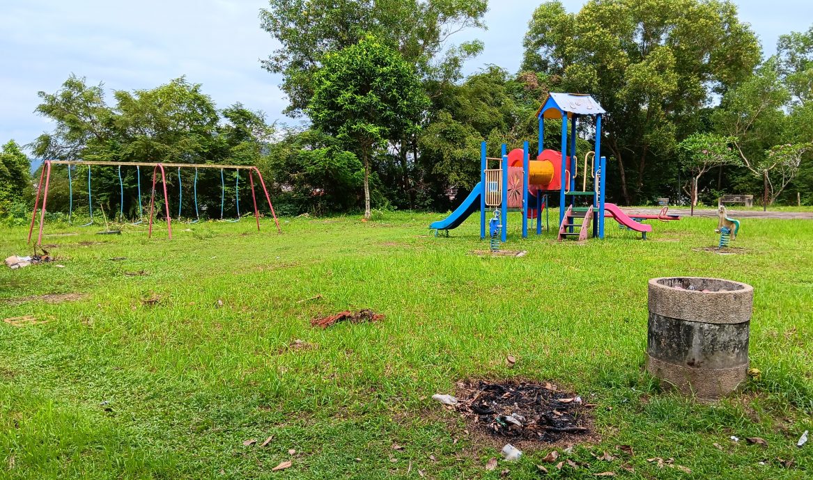 公园变外劳临时住所 卫生乱七八糟被要求搬走