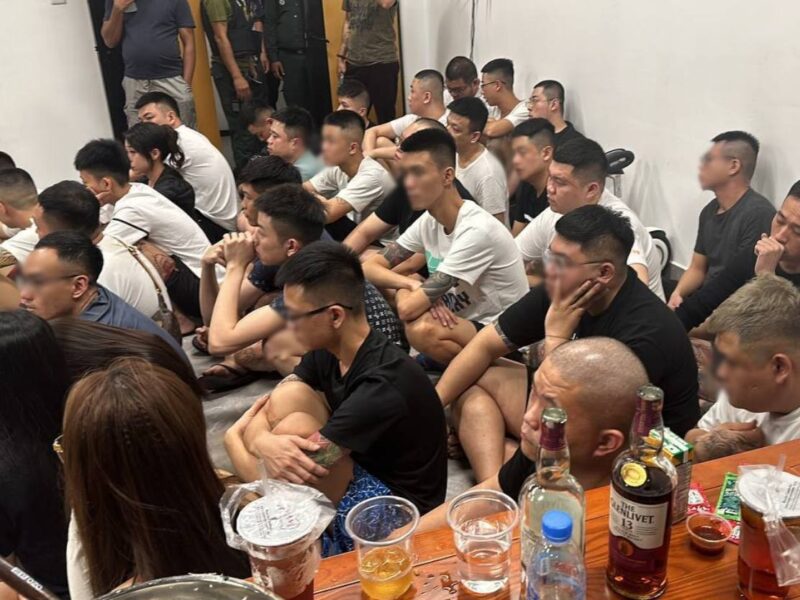 公寓开毒趴爆冲突 1人被捅死37人被捕