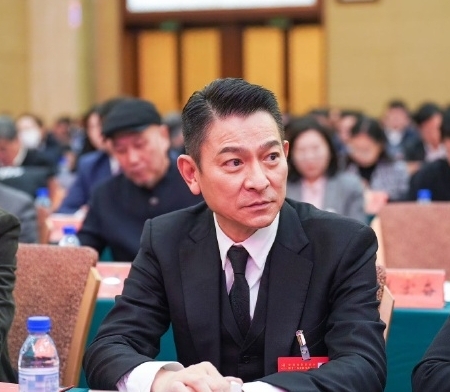 刘德华接棒成龙 当选中国影协副主席