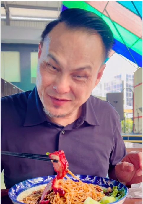 包云吞被骂想念猪肉 华裔穆斯林演员：吃清真云吞有错？