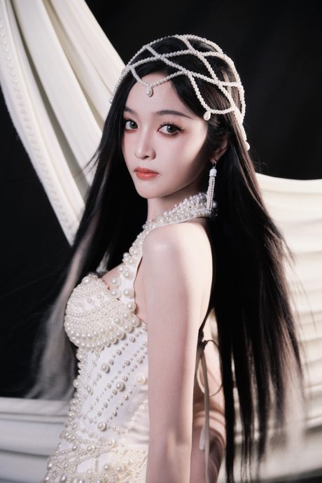 向粉丝哭穷惹议 吴宣仪怒怼：诋毁别人有良心吗