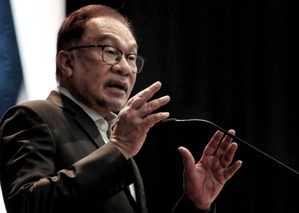 听见大学生唱“没水歌” 安华:去年拨300万令吉来解决了