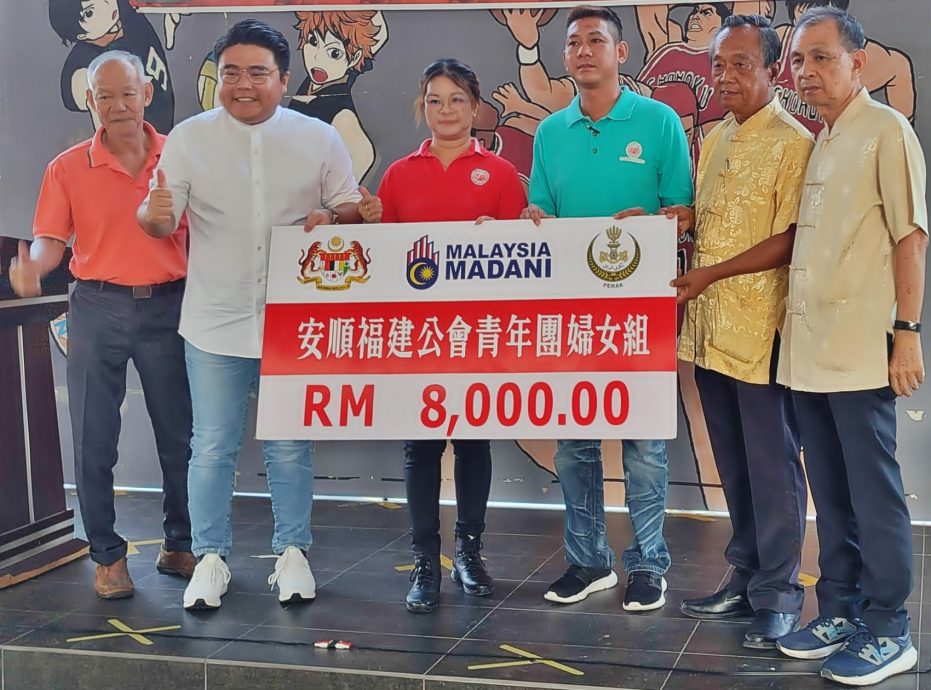 吴家良:州政府春节期间 为9独中带来红包